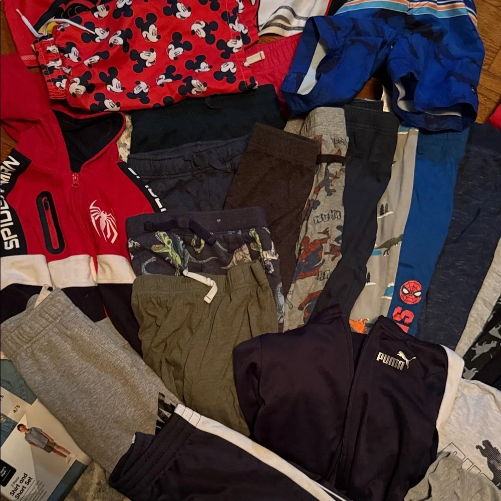HUGE bundle of boys clothing size 5/6 - Picture 3 of 4